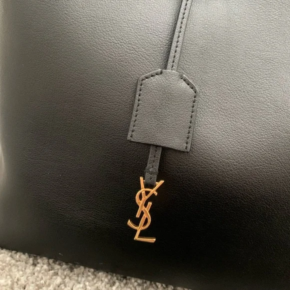 Saint Laurent Calfskin Black Tote - Picture 5 of 16
